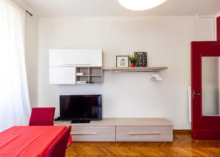 Apartment In Wine: Incantevole A Torino. Turin